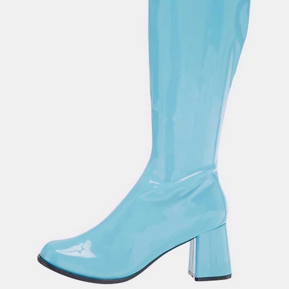 Patent Leather Go Go Boots 🩵